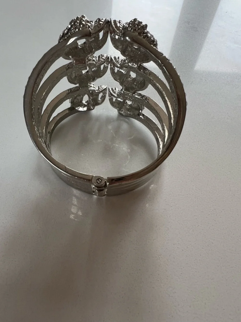 Crystal skull hinge bangle - Picture 3 of 5